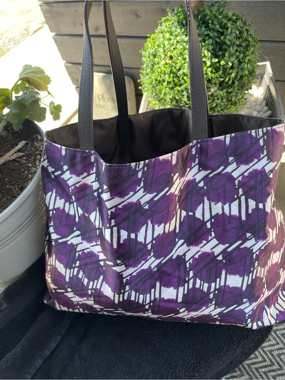 Henri Bendel reversible shopper tote